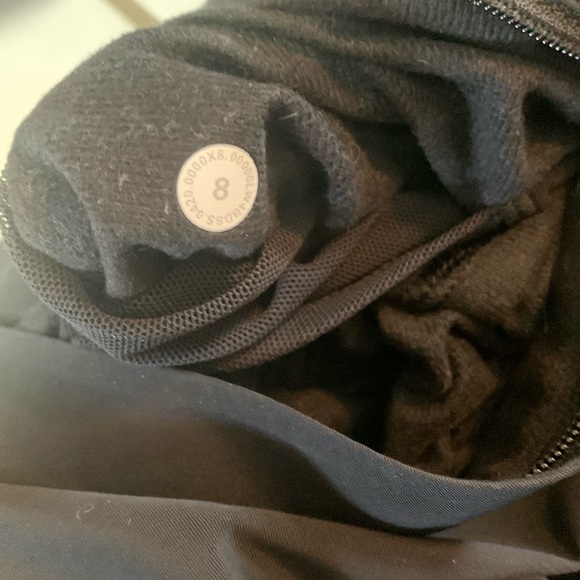 Lululemon Winter Warrior Bomber in Black Size 8 - Picture 4 of 6